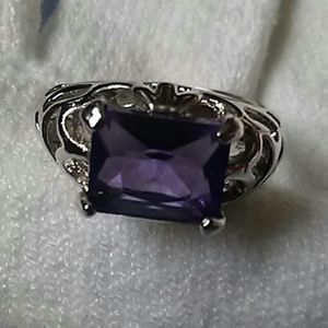 (NWT) sz 9 Purple cubic zirconia ring